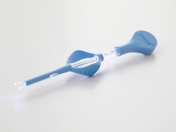 Pinzetta Illuminante LED per Rimozione Corpi Estranei e Cerume, Movimento 90° -