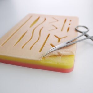 Pad per Esercitazione Sutura con Rete in Silicone 14 Ferite 3 Strati - 12 pezzi - 2