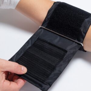 Sfigmomanometro Aneroide Yton con Stetoscopio Incorporato Bracciale Nero - 10 pz - 3